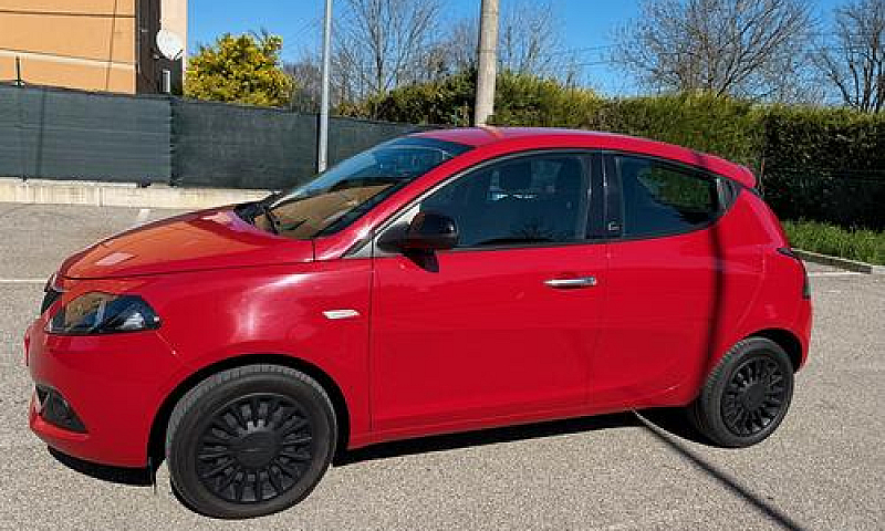 Lancia Ypsilon 1.0 H...