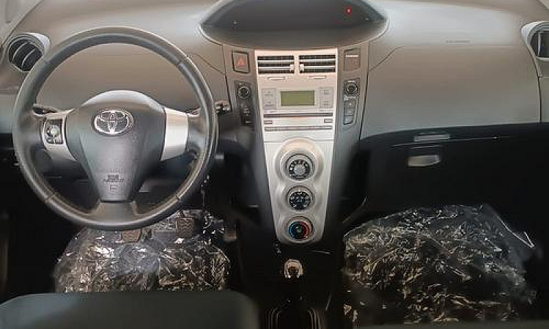 Toyota Yaris 1.0 Sol...
