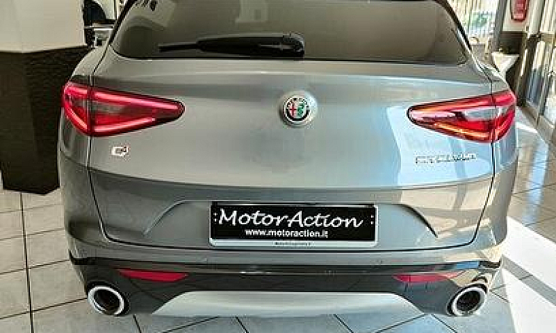 Alfa Romeo Stelvio 2...