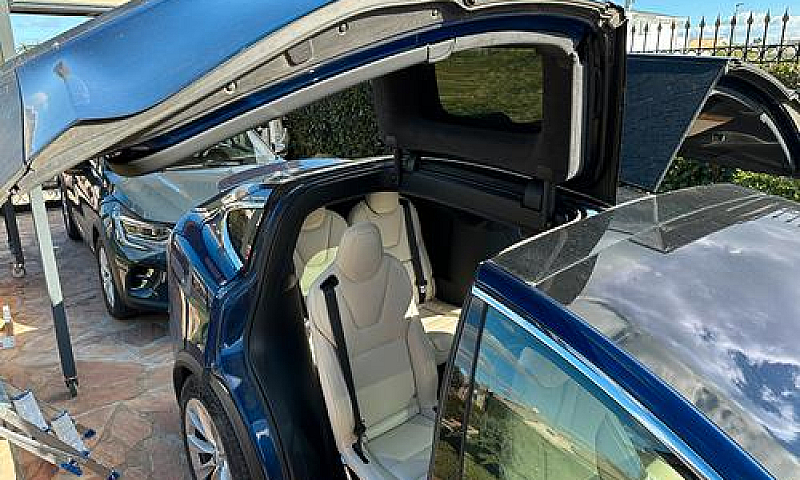 Tesla Model X...