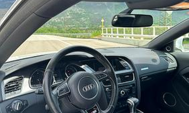 Audi A5 Coupe...
