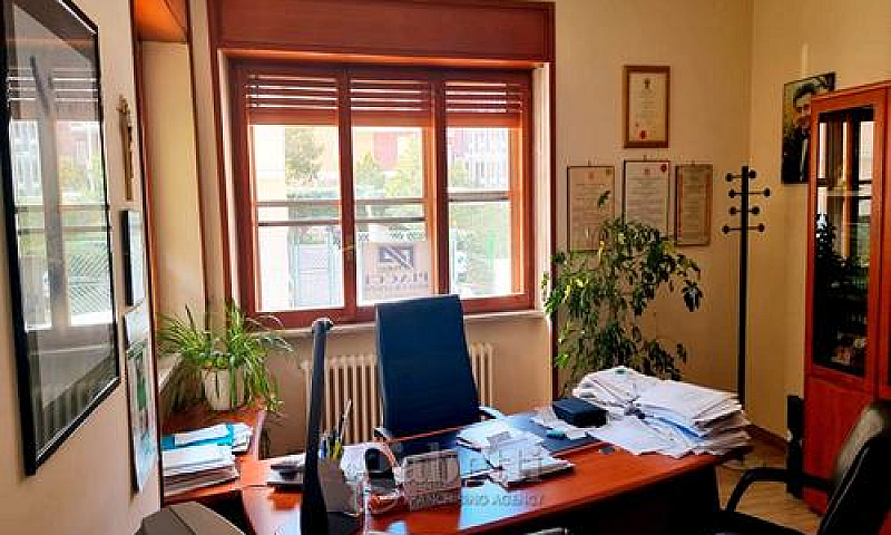 Appartamento In Zona...