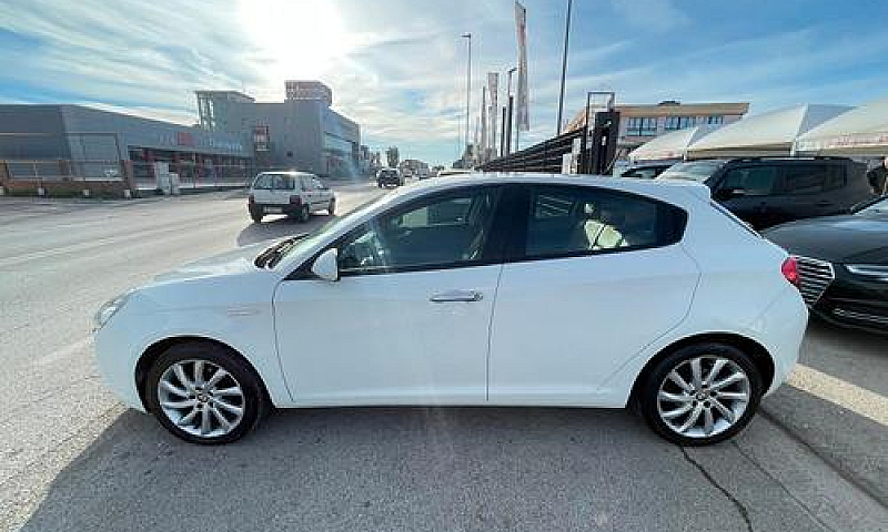 Alfa Romeo Giulietta...