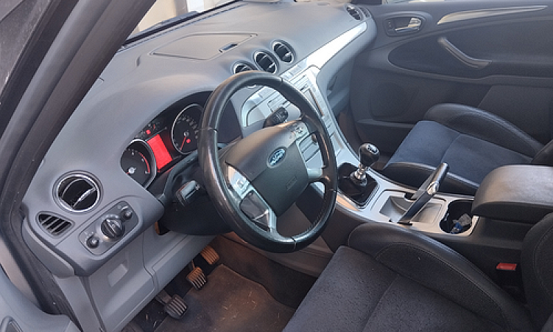 Ford S-Max...