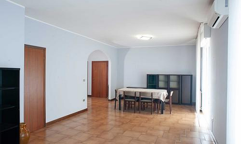 Quadrilocale Via Con...