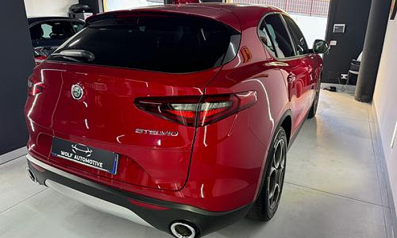 Alfa Romeo Stelvio 2...