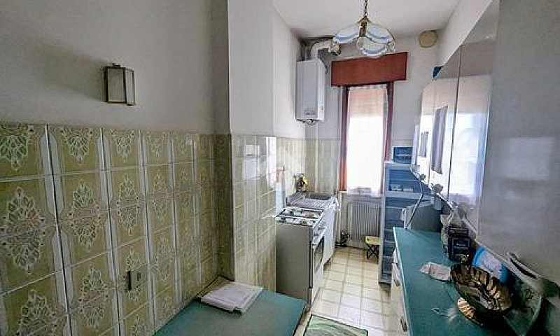 2 Locali A Coneglian...