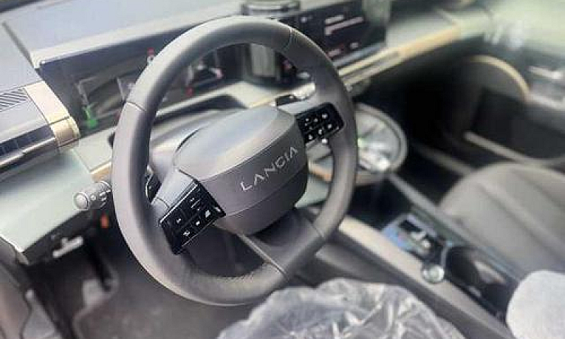 Lancia Ypsilon Hybri...