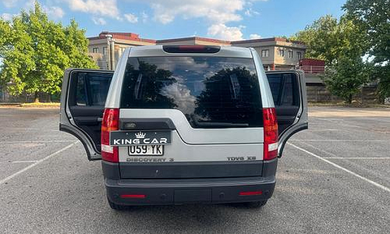 Land Rover Discovery...