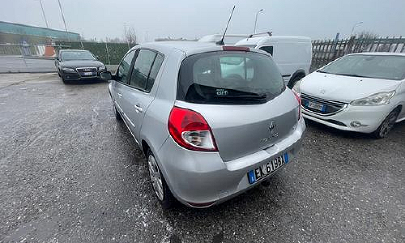 Renault Clio 1.2 16V...