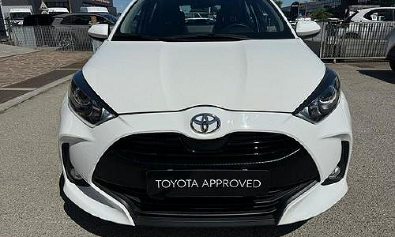 Toyota Yaris 1.0 Act...