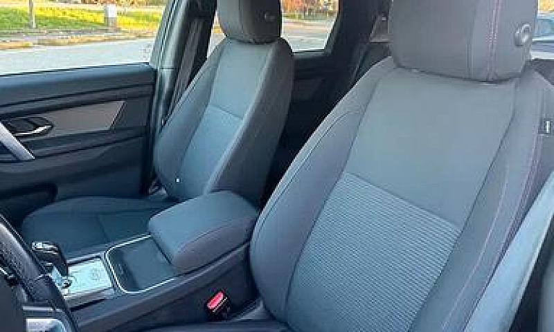 Land Rover Discovery...