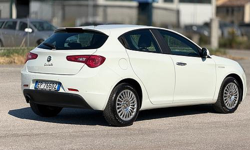 Alfa Romeo Giulietta...