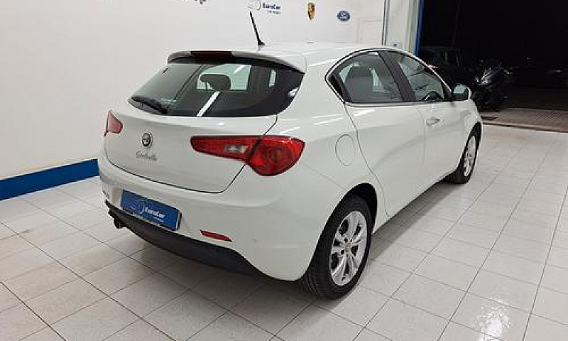 Alfa Romeo Giulietta...