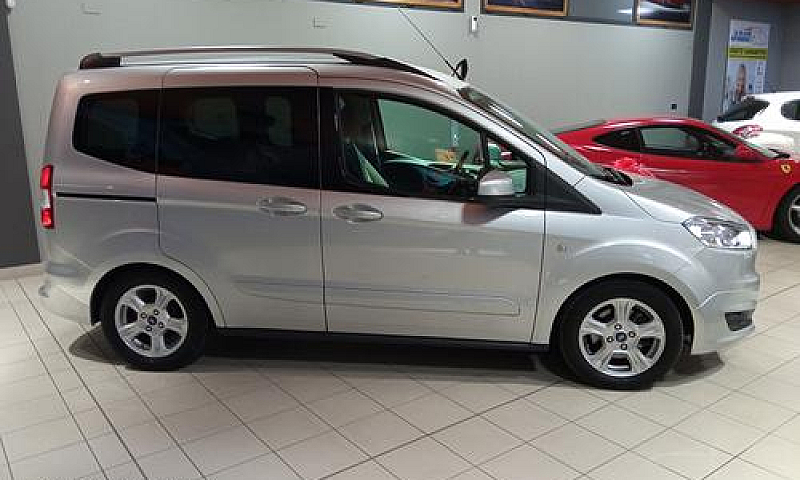 Ford Tourneo Courier...