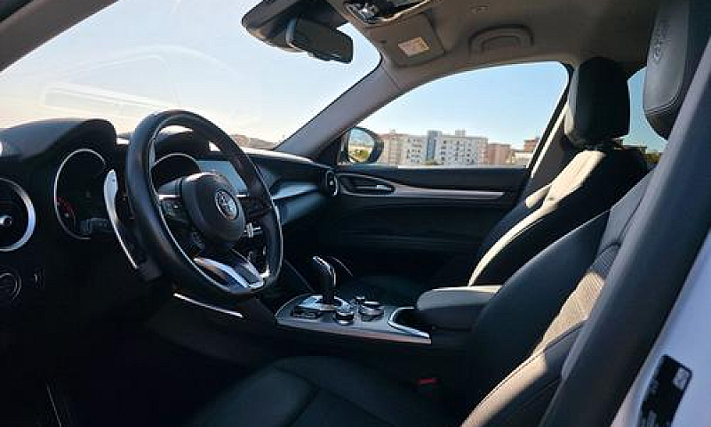 Alfa Romeo Stelvio Q...