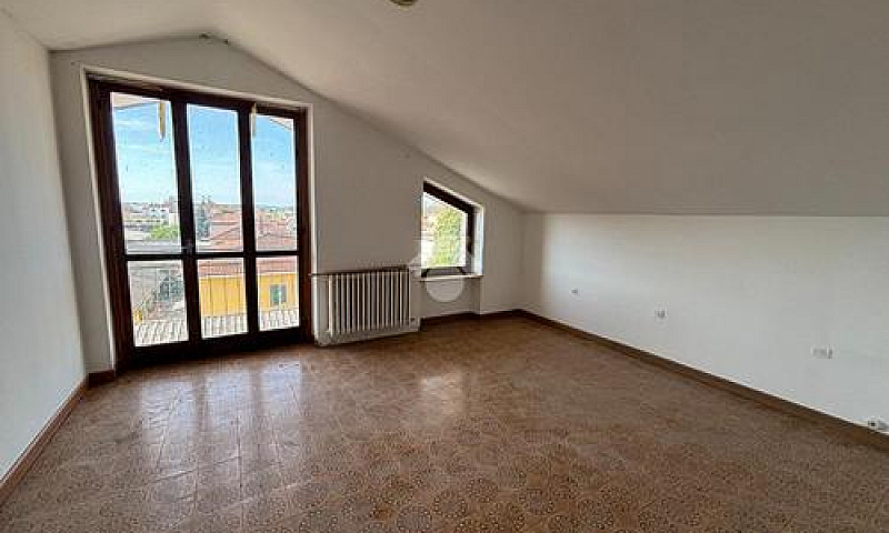 3 Locali A Moretta...
