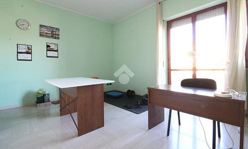 4 Locali A Campobass...