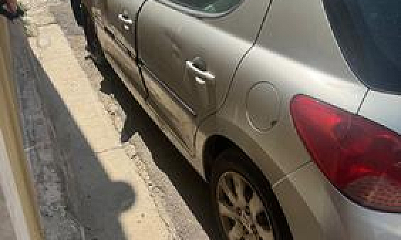 Peugeot 207...