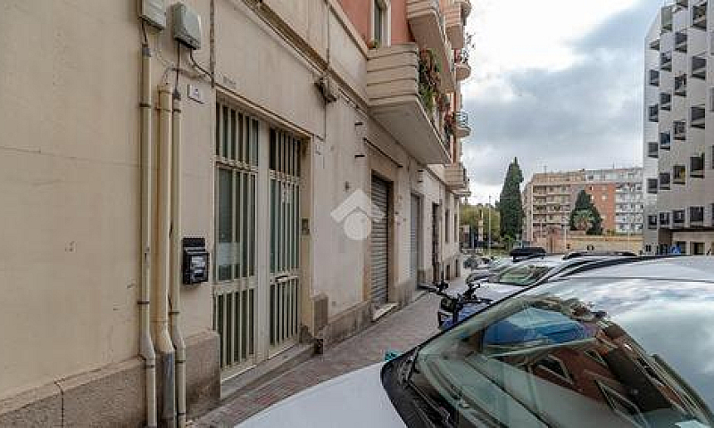 3 Locali A Cagliari...