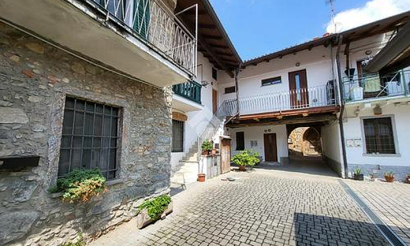2 Locali A Besana In...