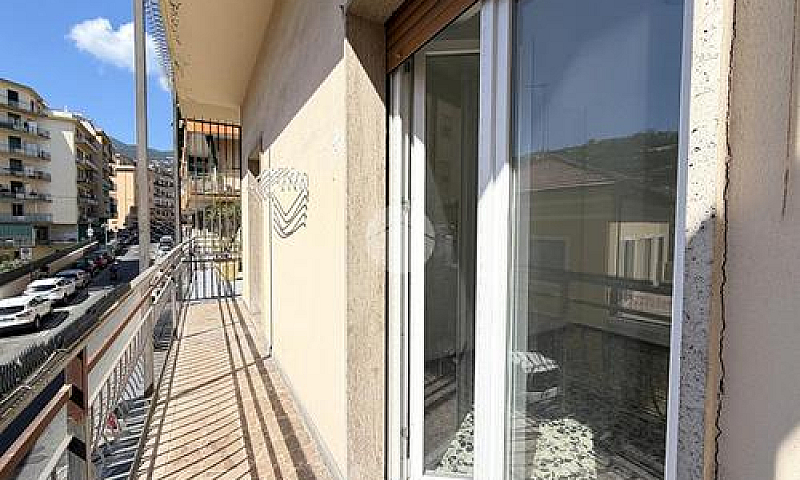 4 Locali A Sanremo...