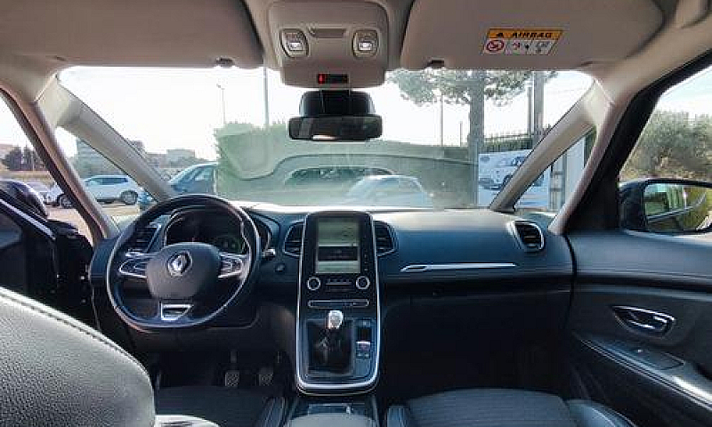 Renault Grand Scenic...