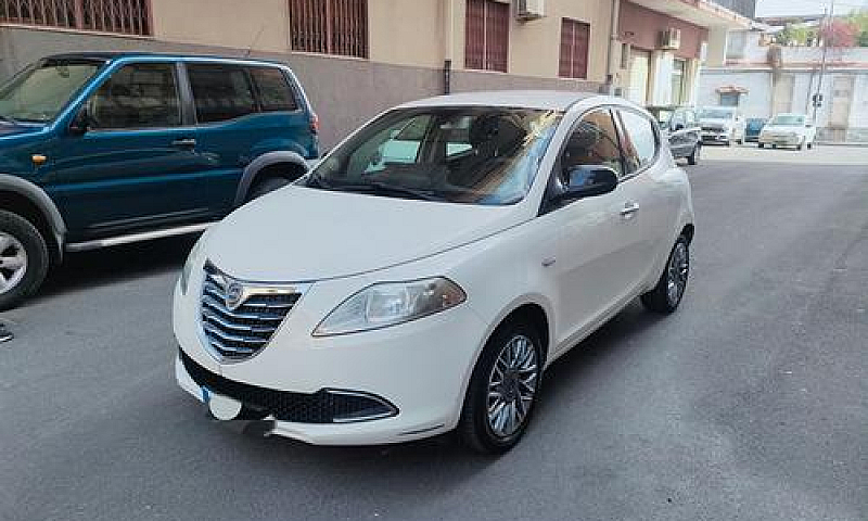 Lancia Ypsilon 1.2 B...