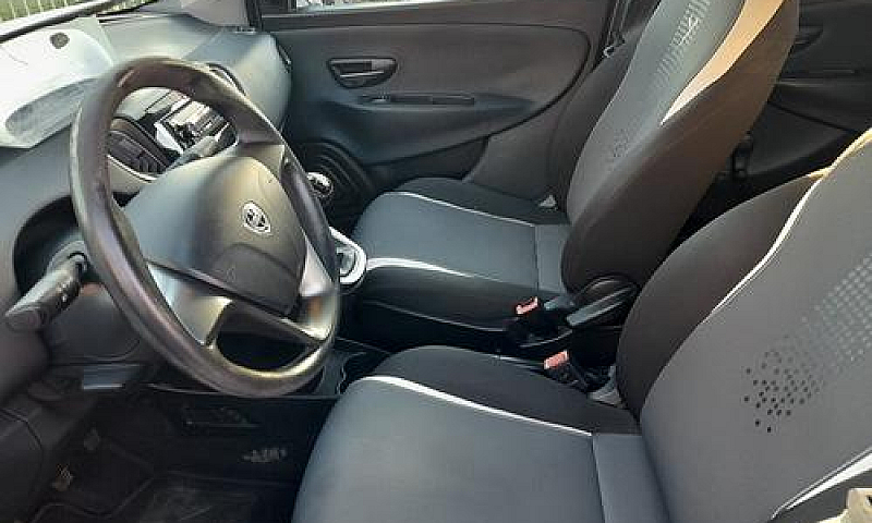 Lancia Ypsilon 3ª Se...