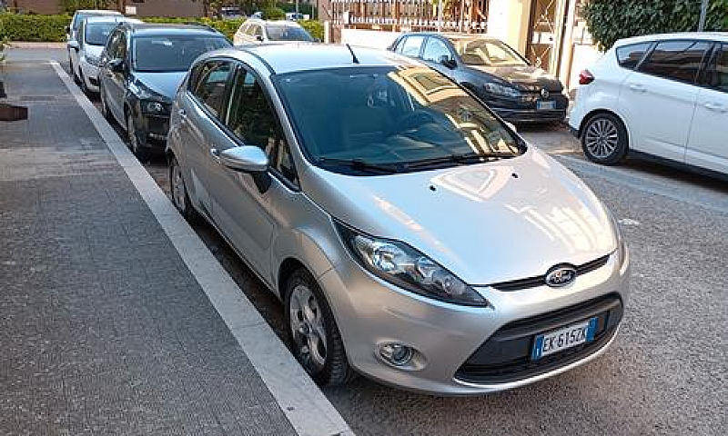 Ford Fiesta 6ª Serie...