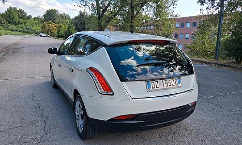 Lancia Delta 1.4 T-J...