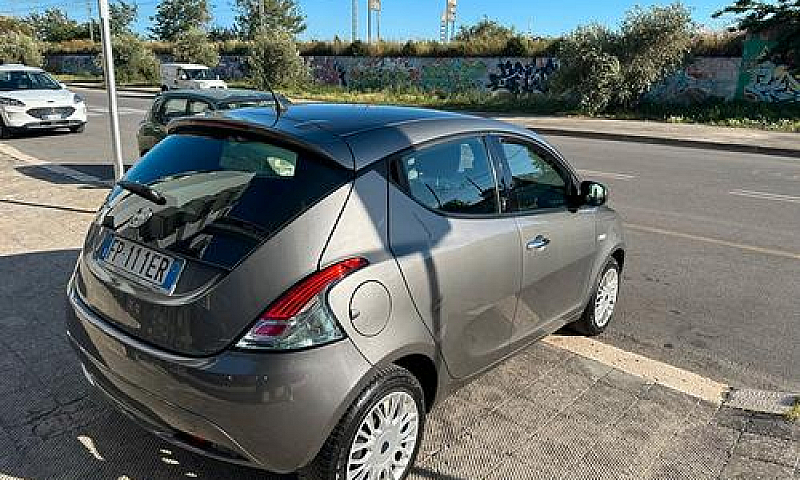 Lancia Ypsilon 1.3 M...