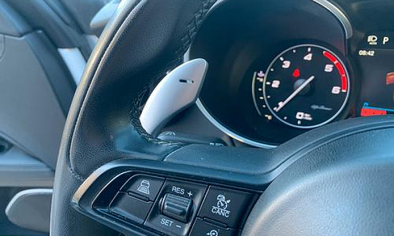 Alfa Romeo Stelvio 2...