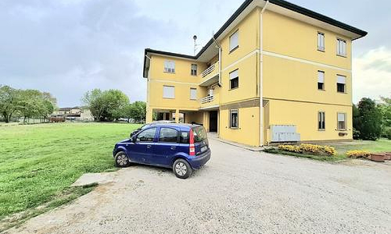 Trilocale A Rovigo...