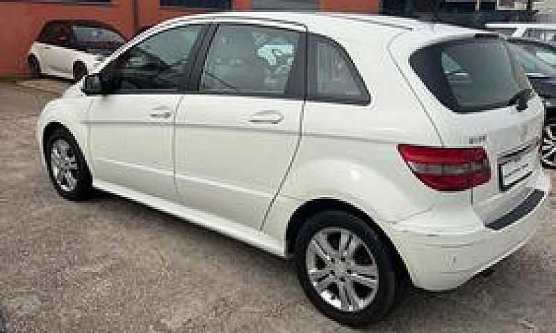 Mercedes-Benz A 180 ...