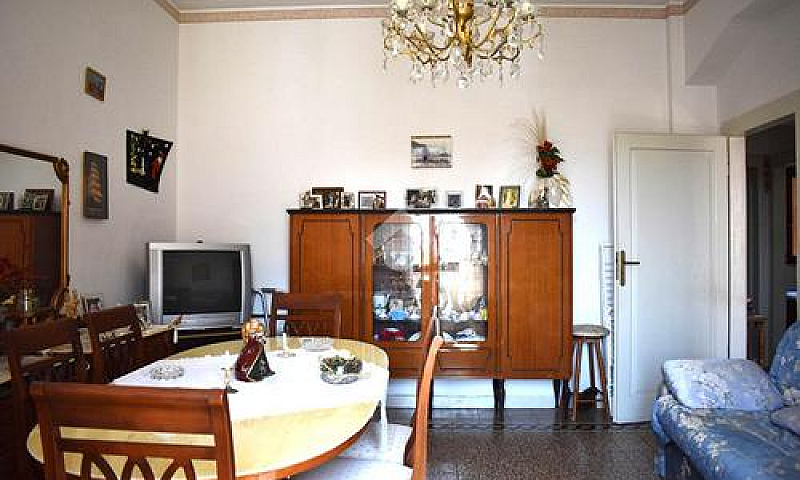 3 Locali A Paola...