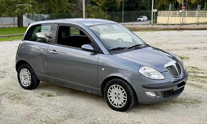Lancia Ypsilon 1.2 B...