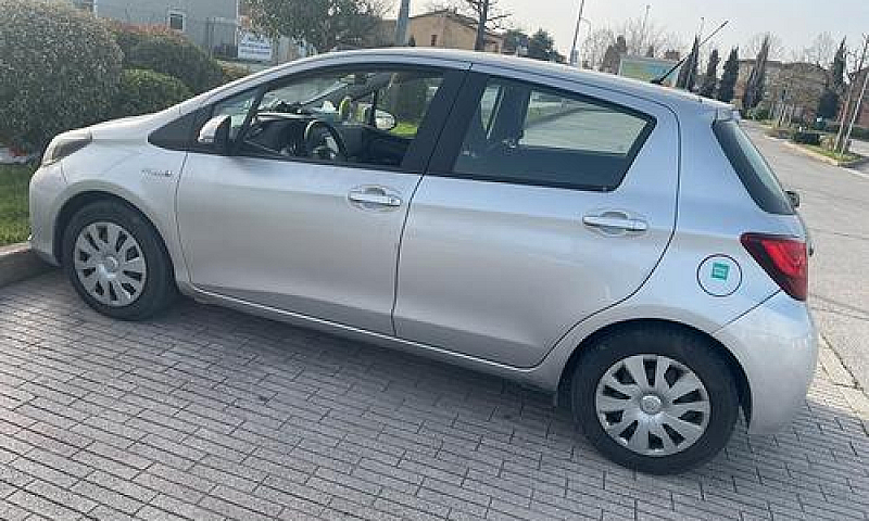 Toyota Yaris 2016...