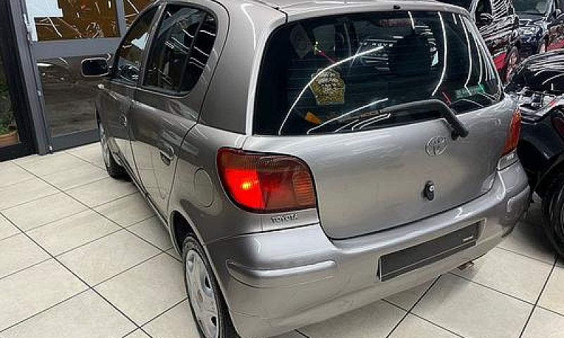 Toyota Yaris 1.0 5 P...
