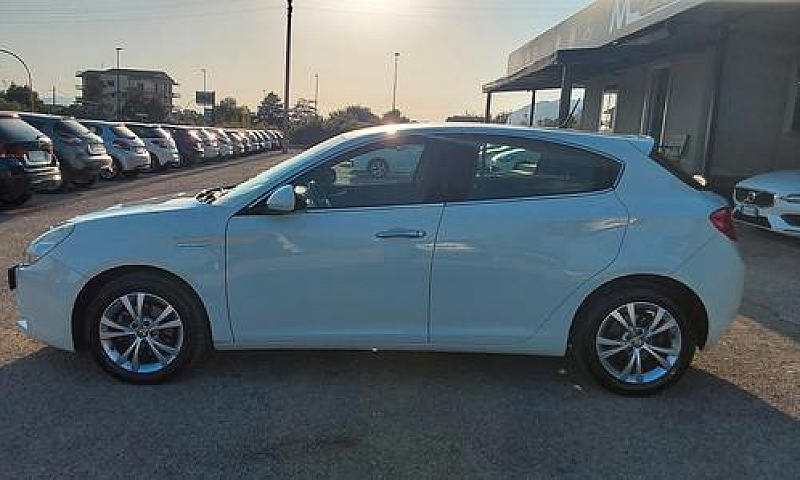 Alfa Romeo Giulietta...