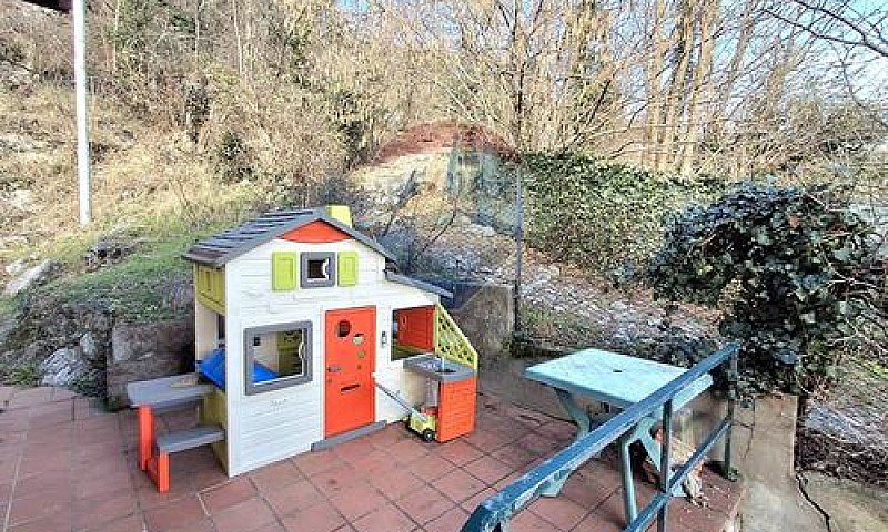 Porzione Di Villa - ...