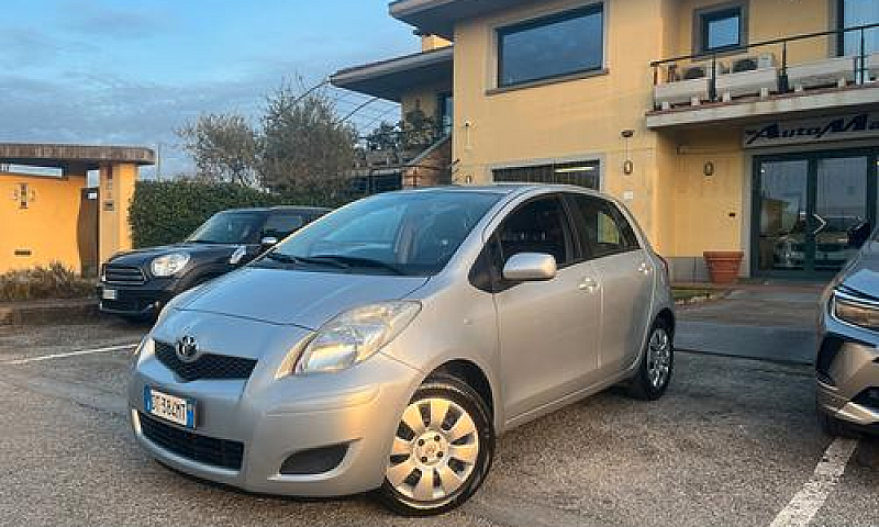 Toyota Yaris 1.0 5 P...