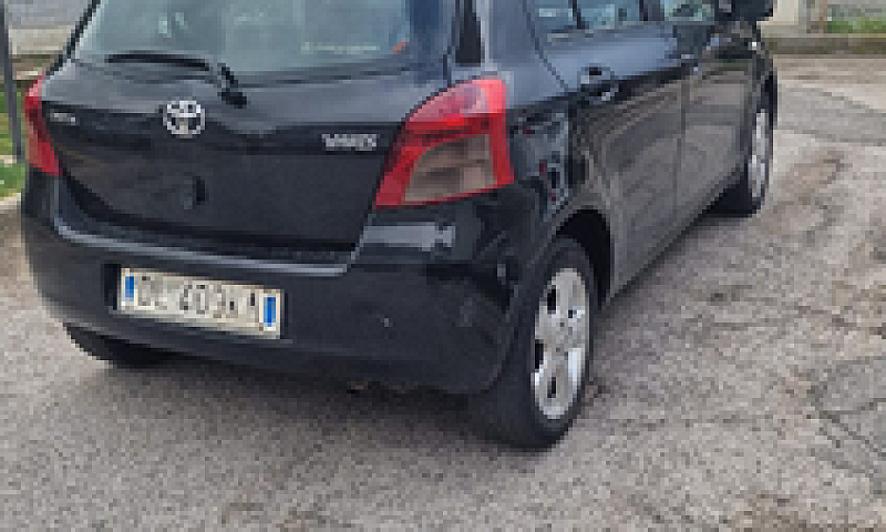 Toyota Yaris 1.0 Ben...