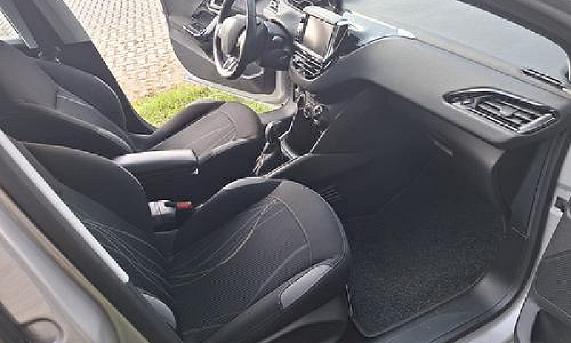 Peugeot 208 1.4 Hdi ...