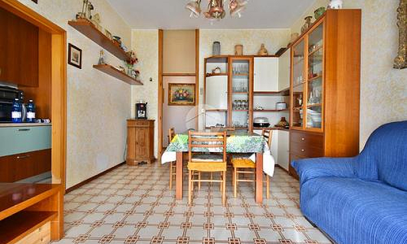 3 Locali A Santarcan...