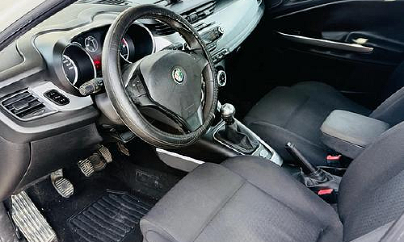Alfa Romeo Giulietta...