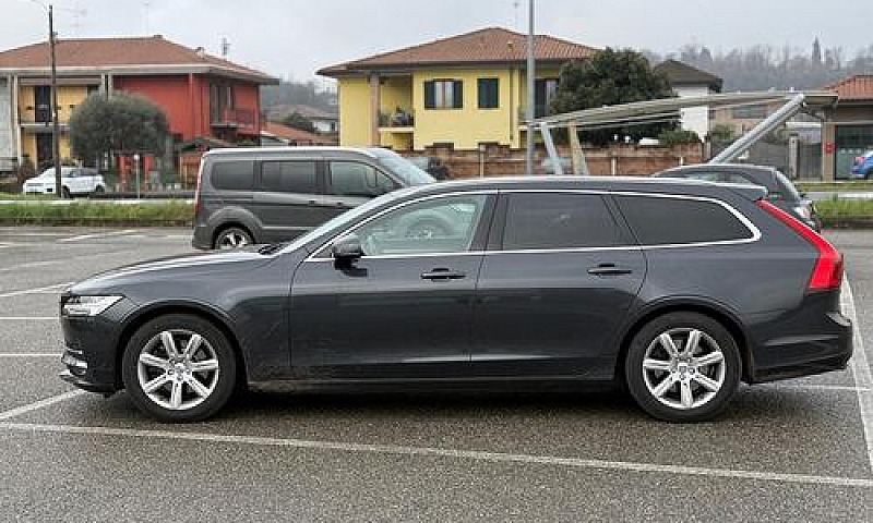 Volvo V90...