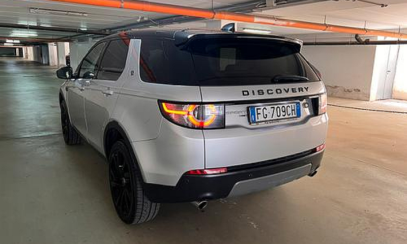 Land Rover Discovery...