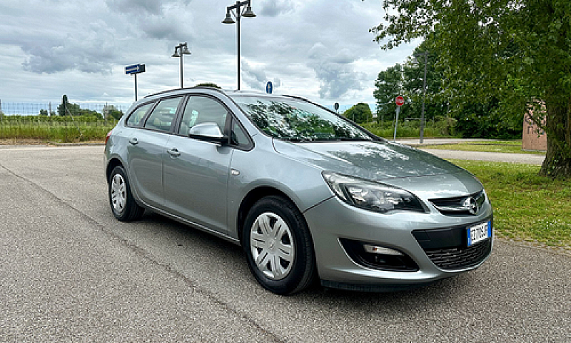 Opel Astra 1.6 Cdti...