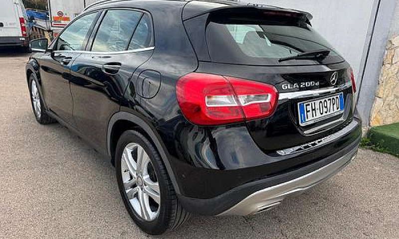 Mercedes-Benz Gla 20...